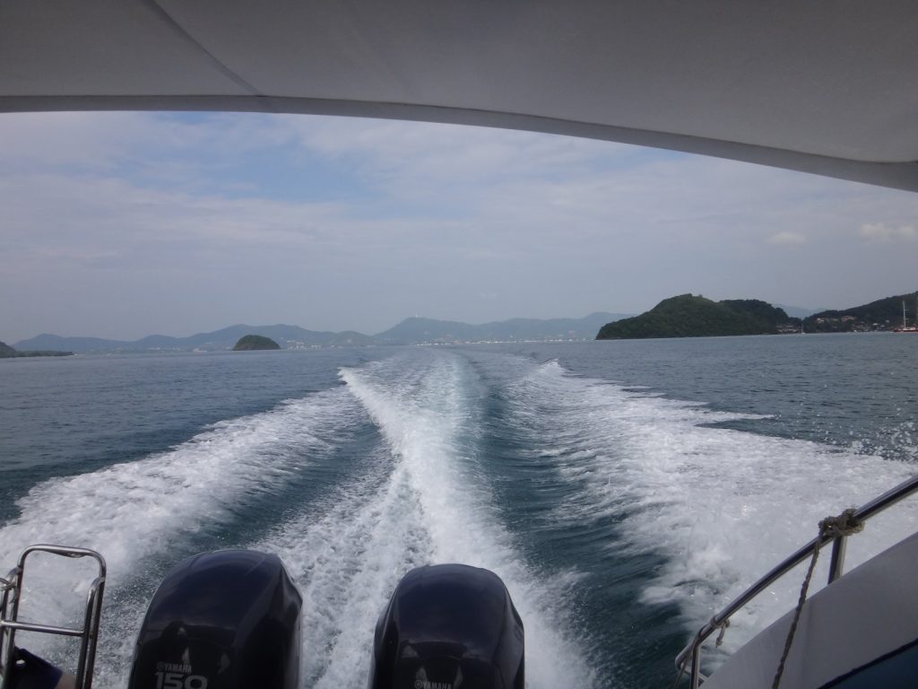 speed boat